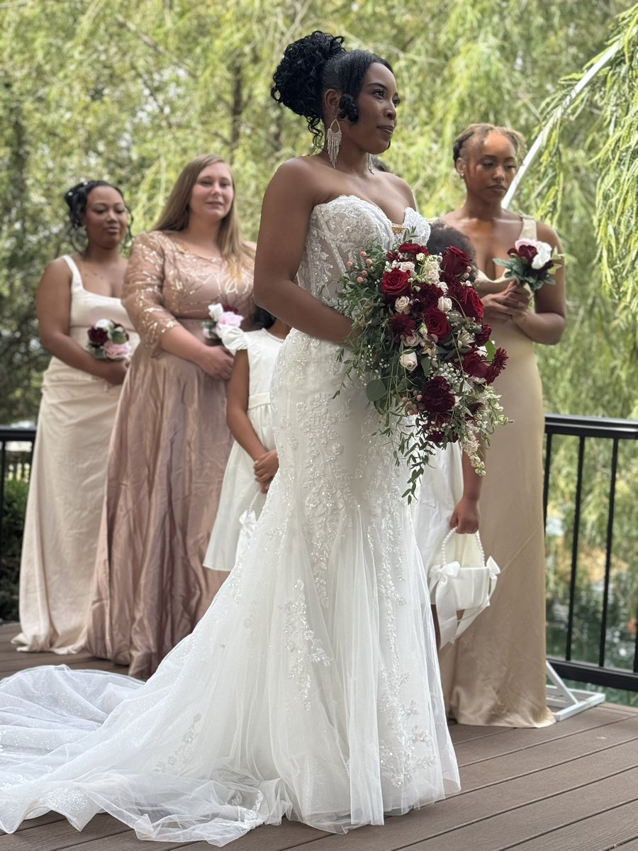 ocvt__'s tweet photo. today i married my best friend, my soulmate, the best person to walk into my life and the love of that life. i could stare at this picture for the rest of my life https://t.co/VYsAjNLrlW