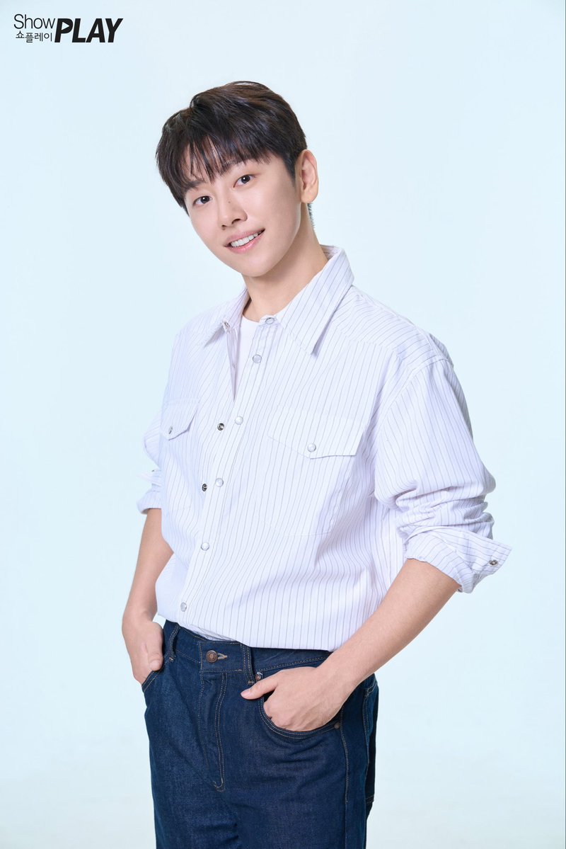 showplay_act's tweet photo. ✨𝐖𝐄𝐋𝐂𝐎𝐌𝐄 𝐑𝐎𝐇 𝐓𝐀𝐄 𝐇𝐘𝐔𝐍✨
#노태현 배우가
쇼플레이의 새로운 식구가 되었습니다🎉
앞으로 더욱 다양한 활동을 보여드릴 예정이니
많은 관심과 사랑 부탁드립니다🤍
#노태현 #ROHTAEHYUN
#쇼플레이 #ShowPLAY https://t.co/CWCC7flVSh