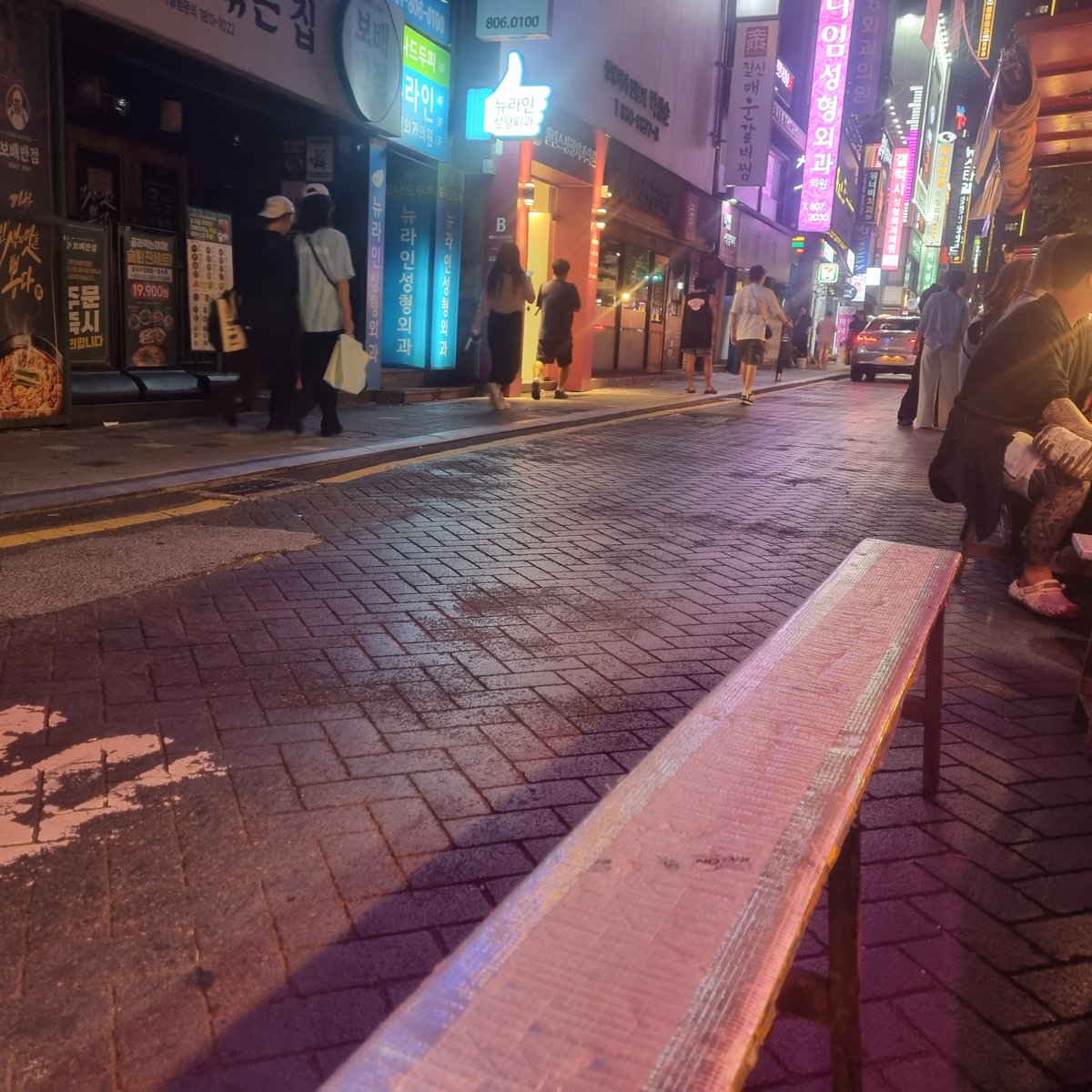 Day____69's tweet photo. .
부산 서면 포장마차.
. https://t.co/0eyezF2NeR
