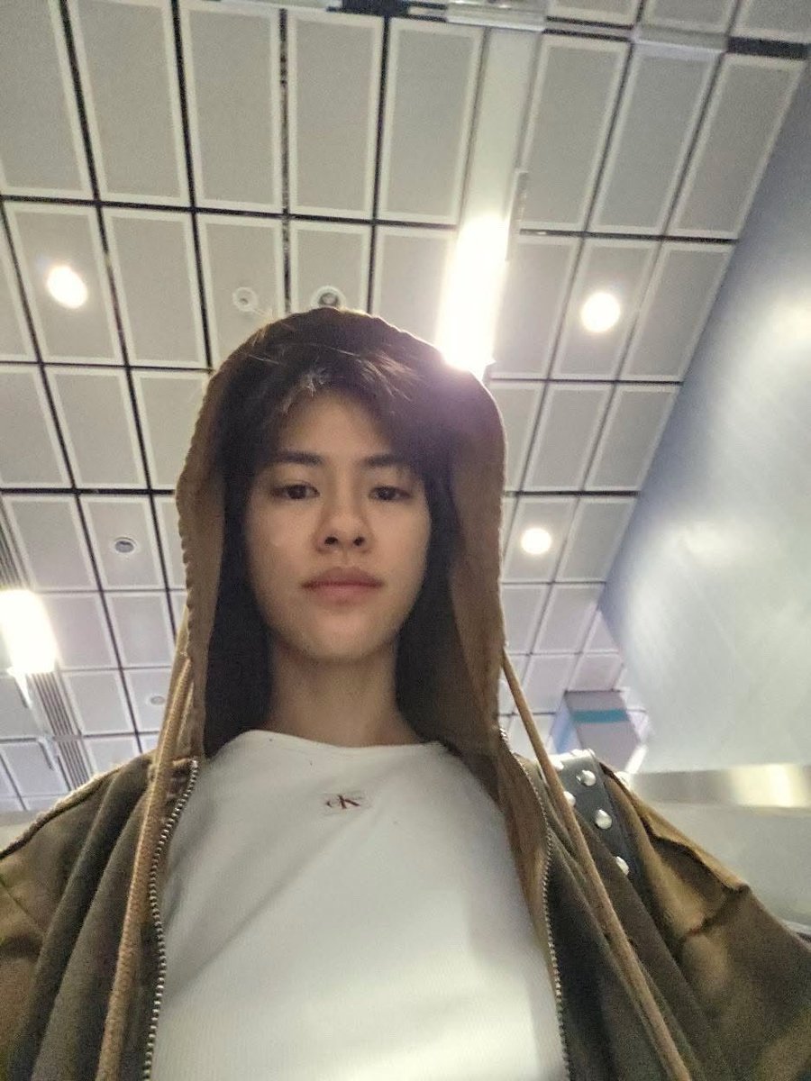 benzbapp's tweet photo. แล้วรูปนี้เหมือนมาก55555555555555น้องมาร์ค พี่มี่ 🤏🏻🤏🏻 https://t.co/G3n3N5NLoa