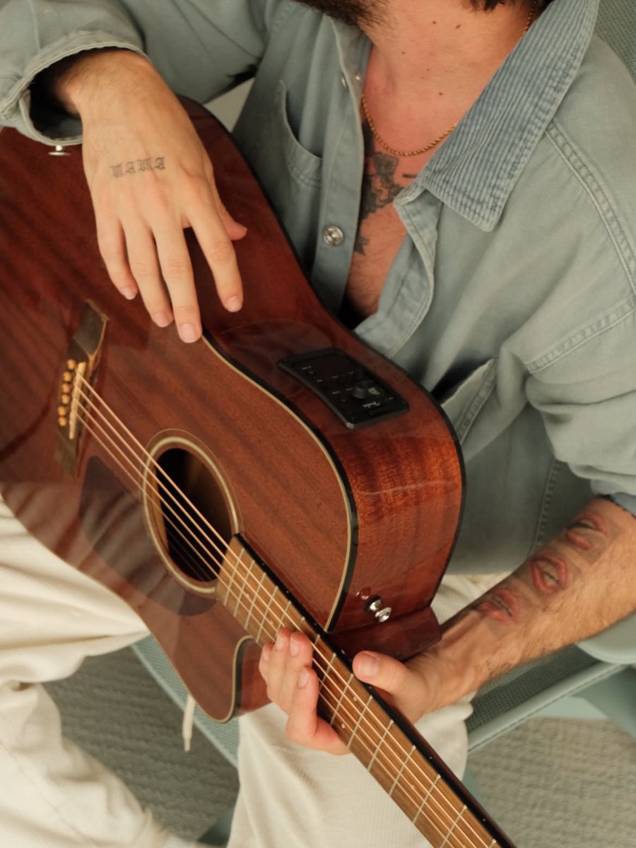 UMUSICA's tweet photo. Emocionados por lo que nos traes ❤️
#llane
Repost @llane
Se están cocinado cositas… pero no esas cositas a medias.
Cositas, cositas de verdad. 🔥 https://t.co/Z0XkGTwfgy