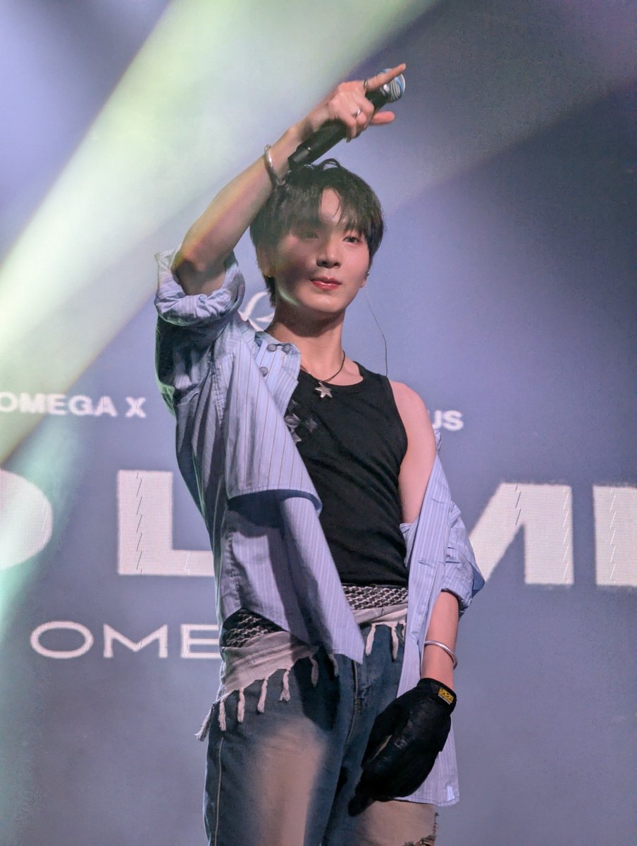 bemydayzero's tweet photo. 260908 - Omega X in San Antonio 

@OmegaX_members #KEVIN https://t.co/raiaJNtCxX