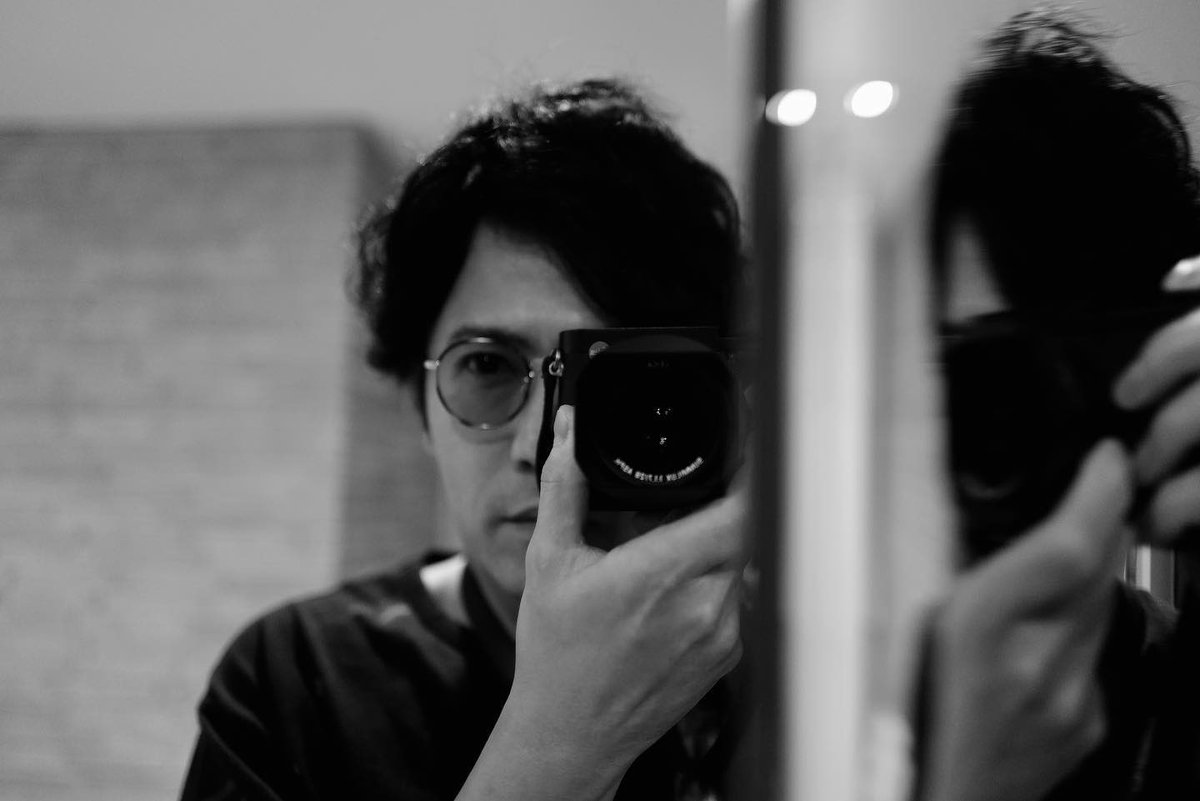 smasma20190909's tweet photo. 【カメラを構える吾郎さん】は王国民三大欲求のひとつとして広く知られています
 https://t.co/znoQ9eeU9E https://t.co/MMrMYkHV2V