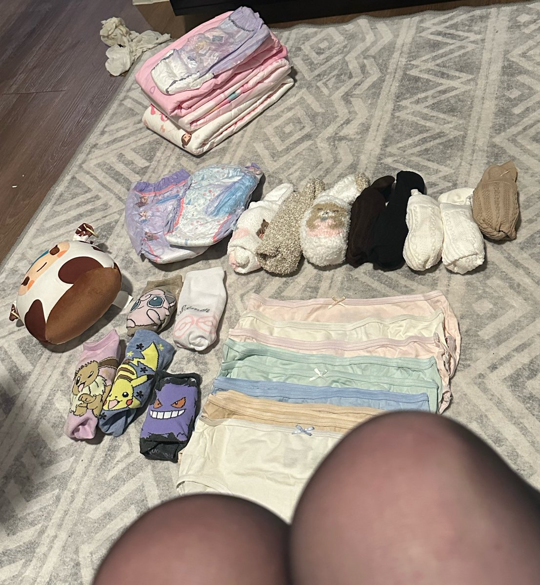 red_cardigan's tweet photo. Okay but actually we got more than that 🤭😅😅💕 https://t.co/B8SU2PYY2x