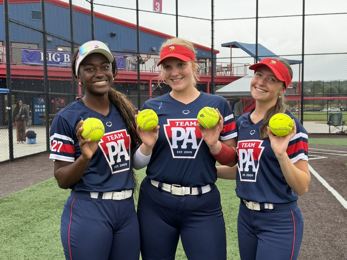 TPAHopkins's tweet photo. Great job @PeytonMoore2027 @KayleeRoadman55 @elzaalexis1 on your 💣💣 this weekend https://t.co/430vXxalfM