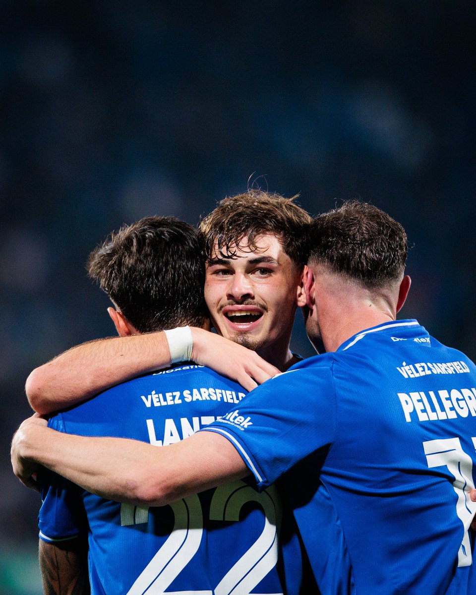 Velez's tweet photo. El Nene 😍💙🏭

¡VAMOS, FORTÍN! https://t.co/M0a1faiU5H