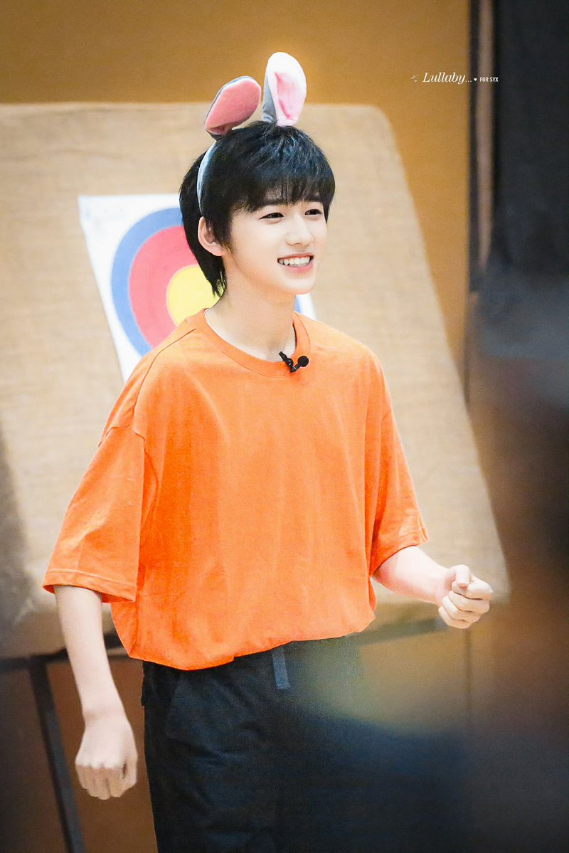 yayamoyed's tweet photo. who remembers this cute lil bunny https://t.co/36hMgcYAVK