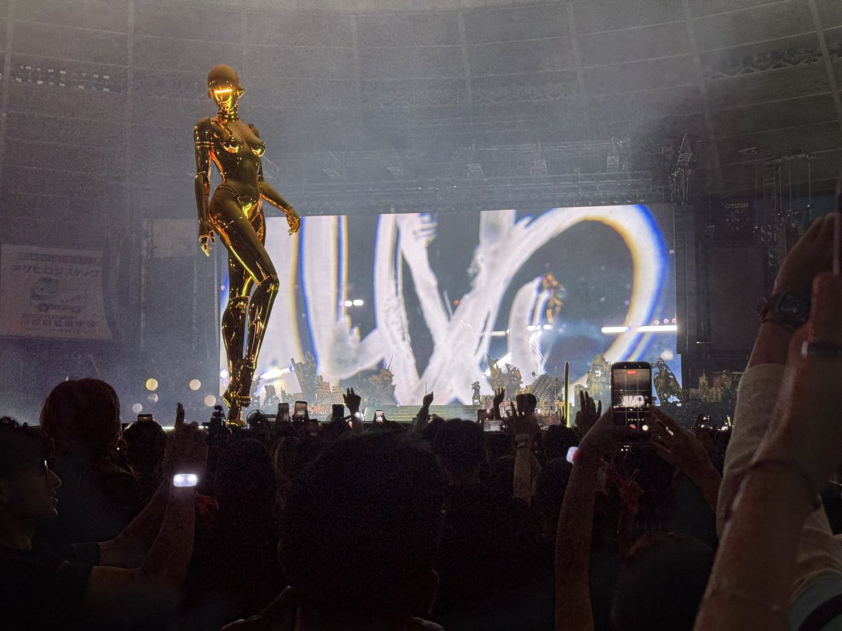 iask_v's tweet photo. Best Night. https://t.co/ijLVR3WXfP