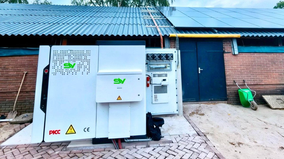 LUCIENtkj's tweet photo. Energy storage is not only for factories and large-scale projects.

On farms, BESS can help store excess solar energy, reduce peak electricity costs, and provide more flexibility for daily energy use.🌱🔋☀️

#赛唯工商业储能全球销量第一 #BESS #EnergyStorage   #RenewableEnergy https://t.co/oEeWvGpMIZ