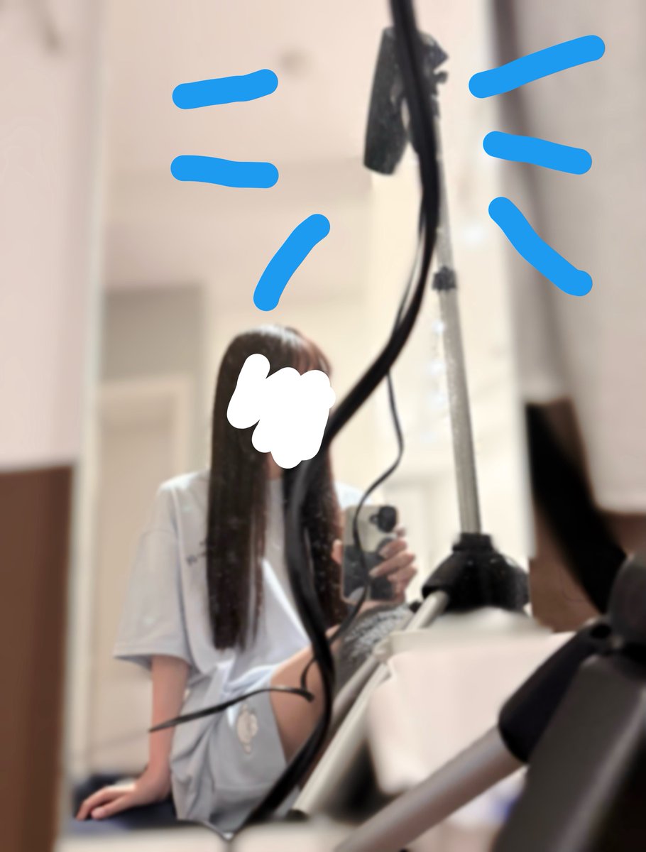subchimaru1212's tweet photo. ドライヤースタンド買って髪の毛を乾かすのが大苦手から苦手に変わった https://t.co/q4TgIClonF