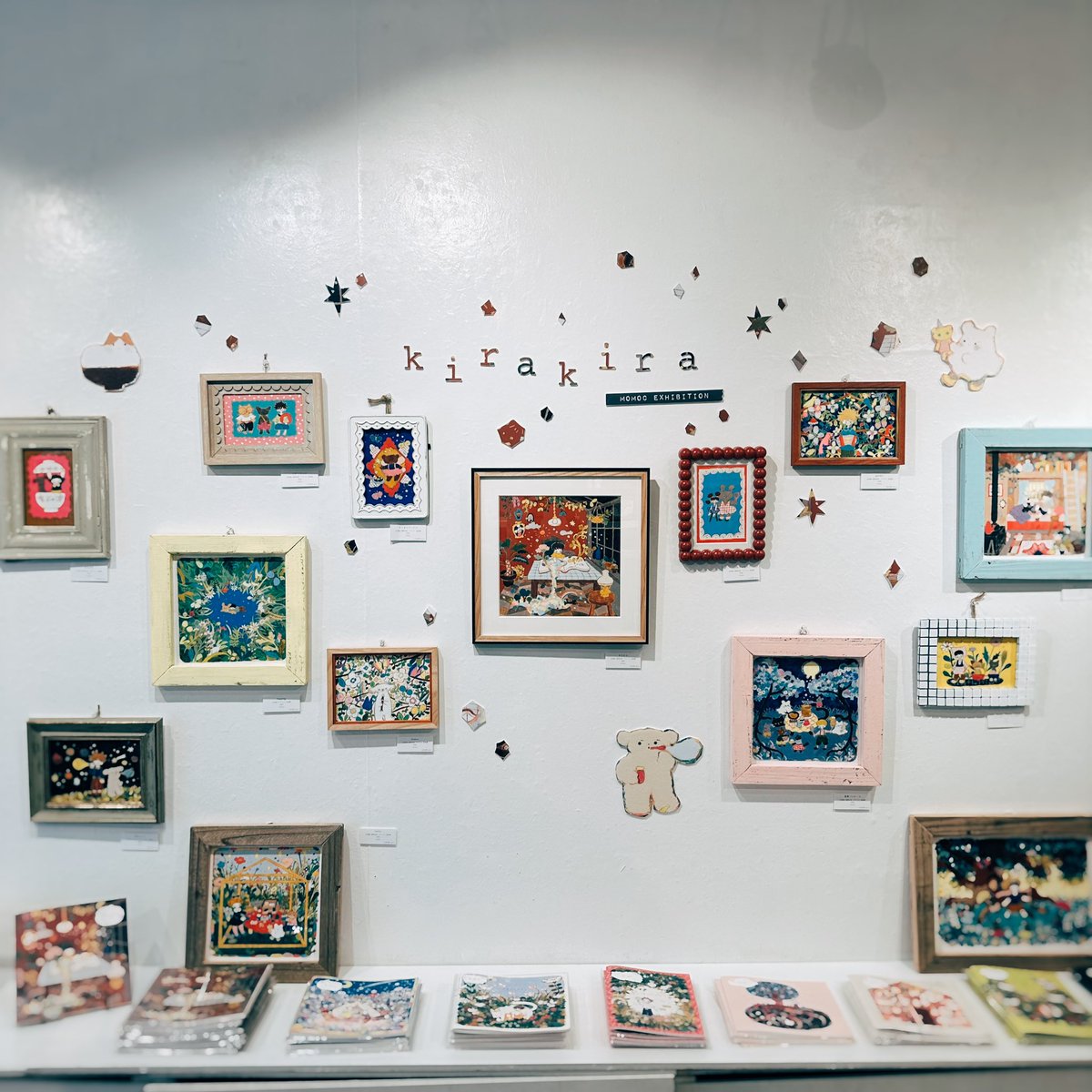 tocomomomo's tweet photo. 個展4日目、在廊してます
展示の真ん中は新作です🌽

#momoc個展kirakira https://t.co/YP4xi40QhC