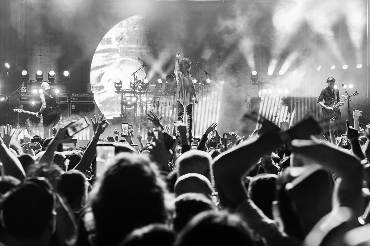 AFI's tweet photo. What a beautiful night with all of you in Orange County. 🖤

Next stop: Mexico City.

📷: Joe Lilak, Carlo Cavaluzzi + Haley Guidry https://t.co/yWzuJtX6DX