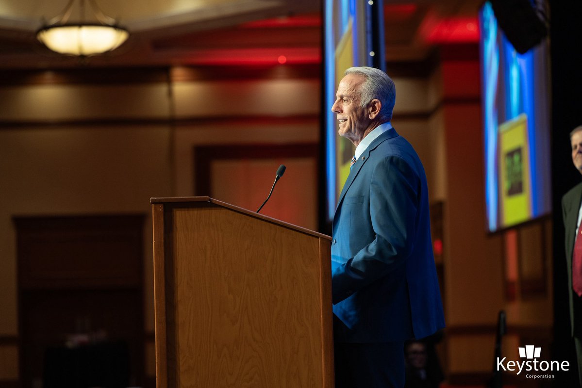 JoeLombardoNV's tweet photo. Great to speak at the @KeystoneNevada Annual Dinner with former White House Press Secretary @kayleighmcenany. 

Thank you to Keystone for what you do for Nevada's business community. Together, we’ll keep Nevada open for business and create more opportunities for every Nevadan.

Now we must do our part, in just 44  days, we must make our voices heard and VOTE.