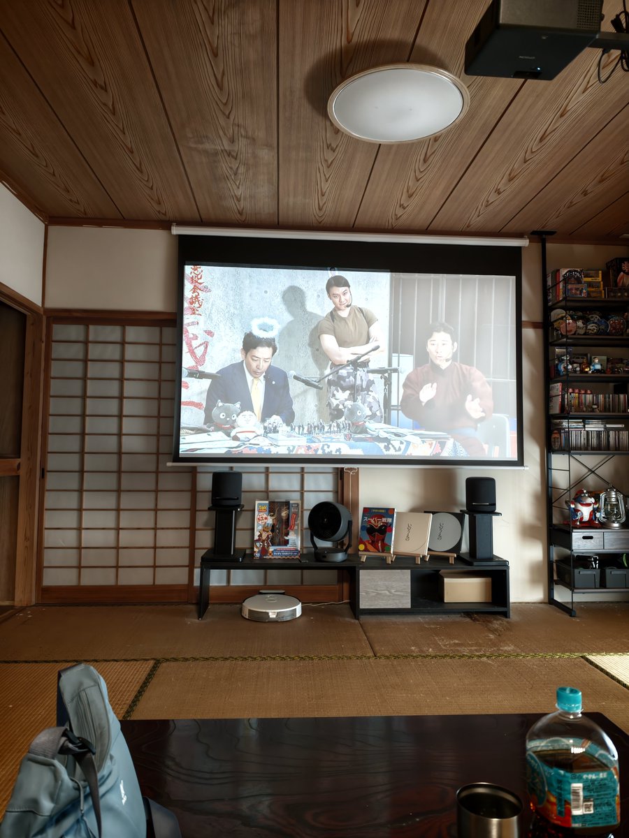 konan999's tweet photo. 仕事を終えて秘密基地で悪役会議室を視聴なう( * ॑꒳ ॑*) https://t.co/07Aj5XD9W9