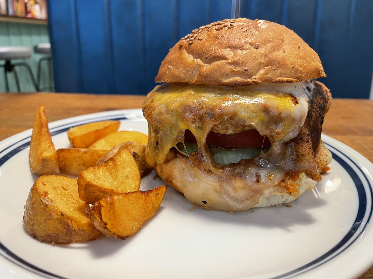 CHILLAXBURGER's tweet photo. 本日臨時休業とさせてください🙇

9/23(木)は振替営業致します！
明日から定休日まで休まず営業致します🍔
よろしくお願いします！

#バーガー #ハンバーガー #池袋ランチ #池袋 #サンシャイン水族館 #池袋アニメイト https://t.co/KS5Z4LBgbI