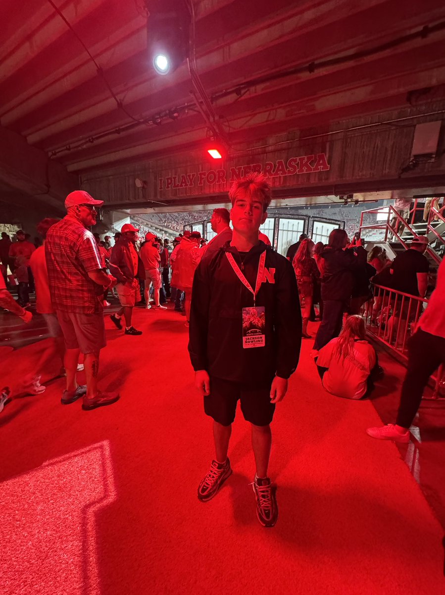 JrNowling's tweet photo. Thank you @HuskerFootball for the game day experience. Impressive facilities, staff and atmosphere. GBR!
@CoachMattPearce @_CoachGThomas @coach_mal @xfactorQB @mfarrellsports @Tos93 @FBUcamp @QBHitList https://t.co/lH3ZBUGa9G