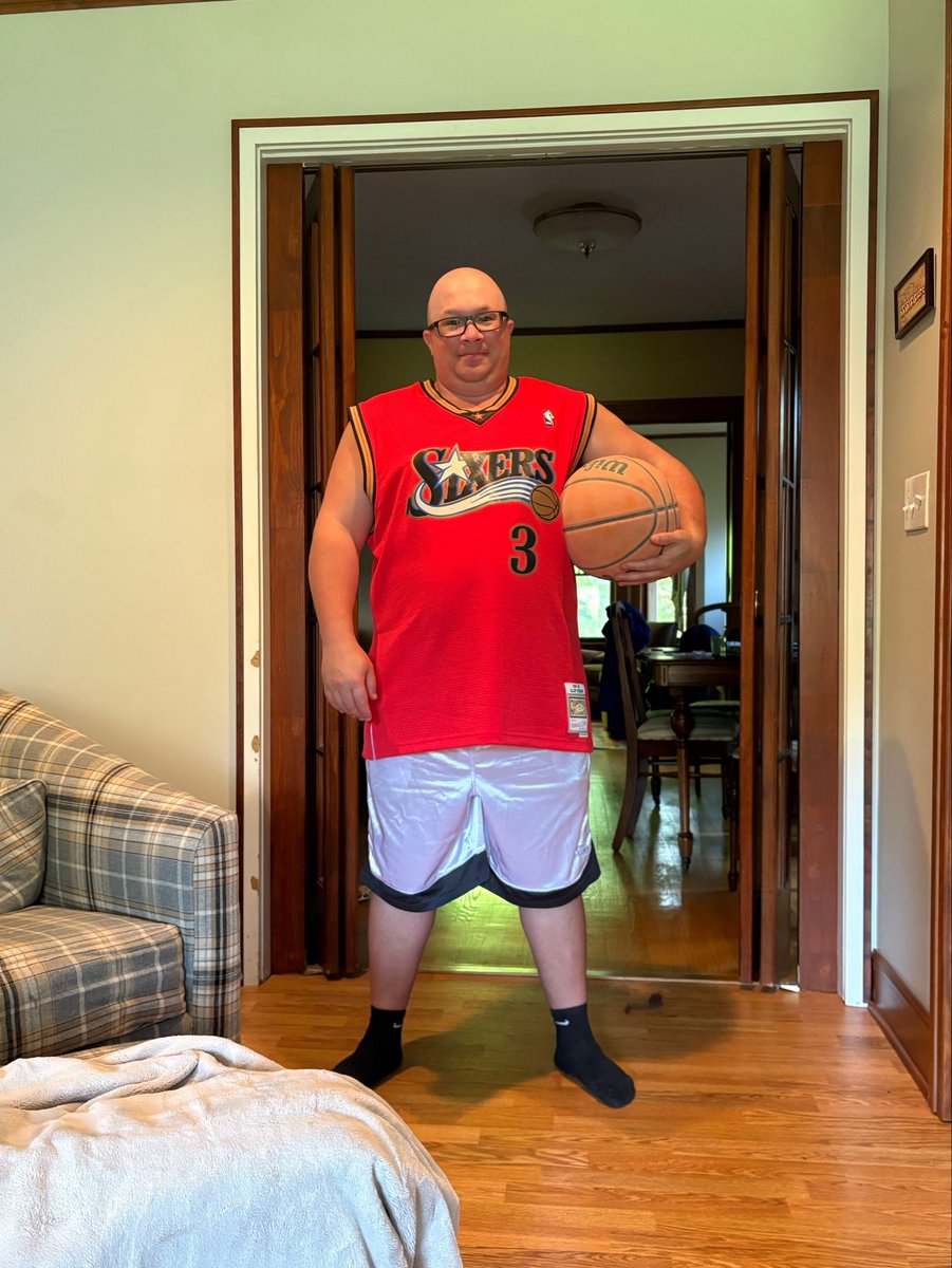 Krad2187's tweet photo. Yo I don’t care what people think about me🏀 https://t.co/f7eVKz40gz