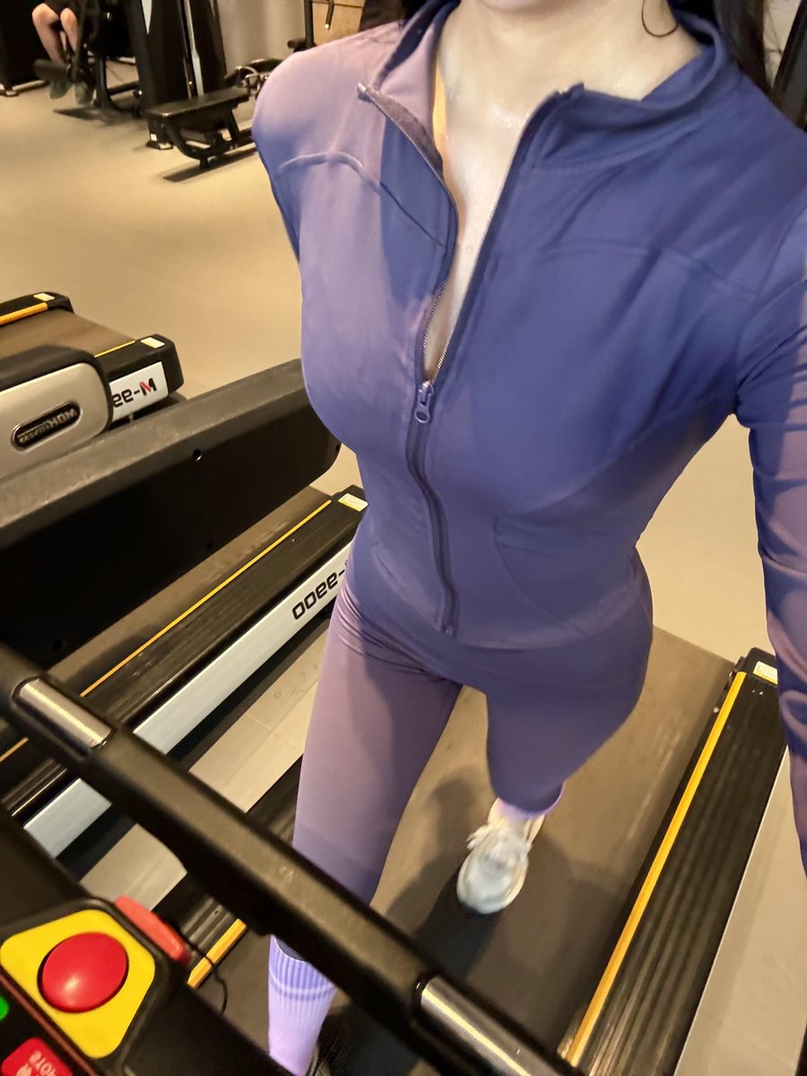 Chen_BitWave's tweet photo. There are no worries when you're working out! https://t.co/WjC3zHWeqV