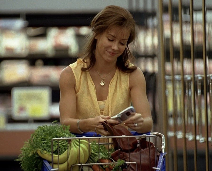 kateism's tweet photo. the way you can tell she was not cut out for this trad wife shit just got carrots loose in the cart happy as hell https://t.co/sIntNTCHy2
