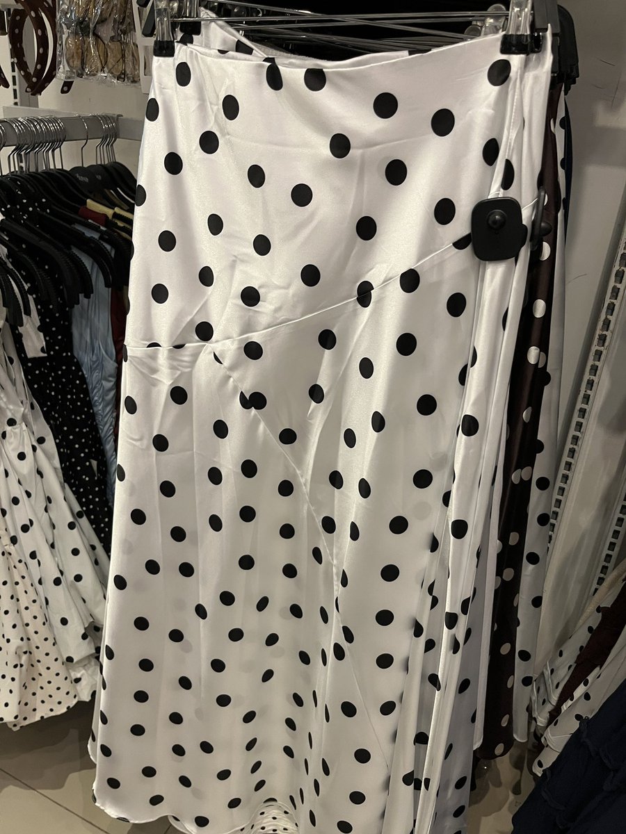 aotinsu's tweet photo. ropita de colores polka dots 
༼ᵒ̌ัૢꈊᵒ̌ัૢ ༽ ᰷ᰯ᰷᰷ᰯ᰷ᰯ᰷ ू᪥ུ͋ ‧ https://t.co/8t8PZMku9Q