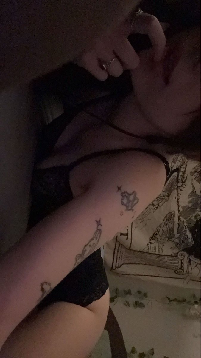 slutfeast_'s tweet photo. wish you were behind me making me take every inch of you not caring for my pleasure, tearing me apart until you pump me full 🤤
#nsfw #nsfwtwt #submissive #cumslut #goodgirl #cnc #kinky https://t.co/8M4mlrw4uv