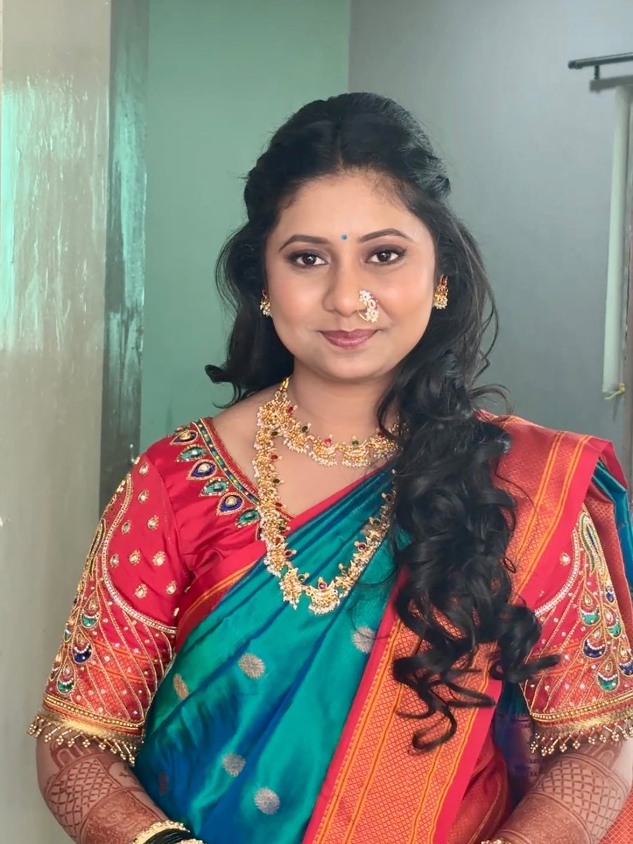 JennellLeeb8wl's tweet photo. Gorgeous @shweta_patil299
Makeup @styleby. diva
Jwellary @new_gangotri_nx_kolhapur
Hair @ishaa_makeupartist https://t.co/aRYoJ0pq4Q