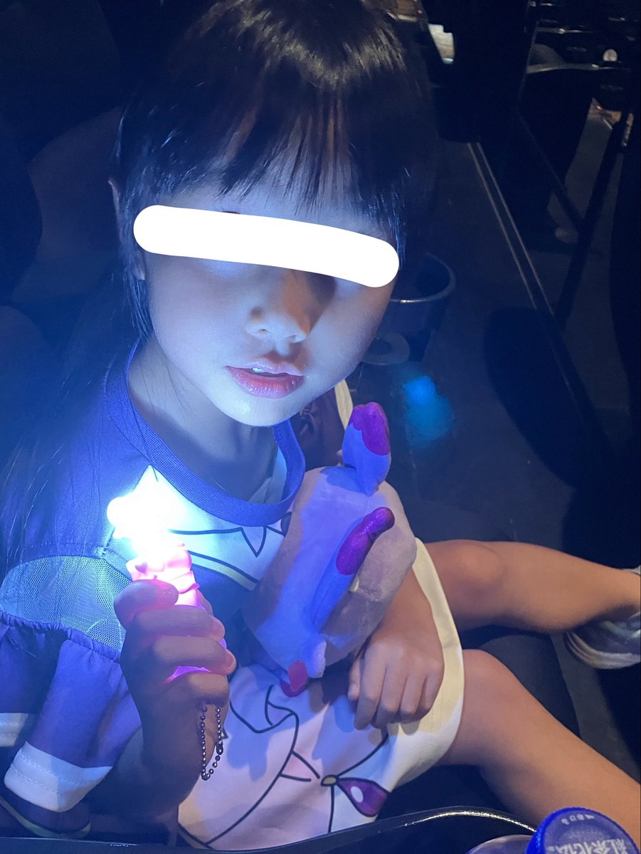 takekko_bb's tweet photo. 映画見てきたよ〜わんぷりもきみプリも去年より多めに出てきて母も娘もにっこにこだた☺️
アルカナちゃんスタイルで行きました〜 https://t.co/TYNMEEPpiE