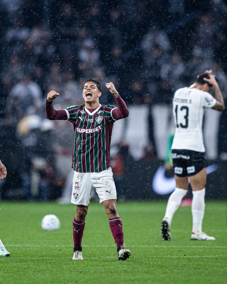 JulioFidelis06's tweet photo. Grande vitória em um jogo difícil fora de casa ❤️💚🛡️
Sempre uma honra lutar por essas cores🇭🇺 https://t.co/yyXelqdmrW