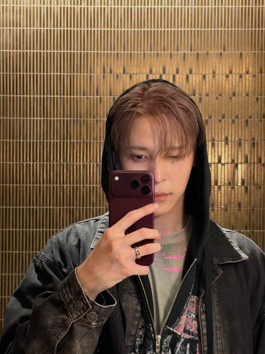 1024updates's tweet photo. [📷] 260921 | YUNHO

#ATEEZ #에이티즈 #YUNHO #DIESELSS27 https://t.co/otxIs1WTBk