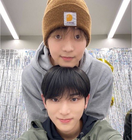setupahyperlink's tweet photo. 어제 이런 거 찍음 ㅋㅋㅋ https://t.co/VIWRwzO9wu
