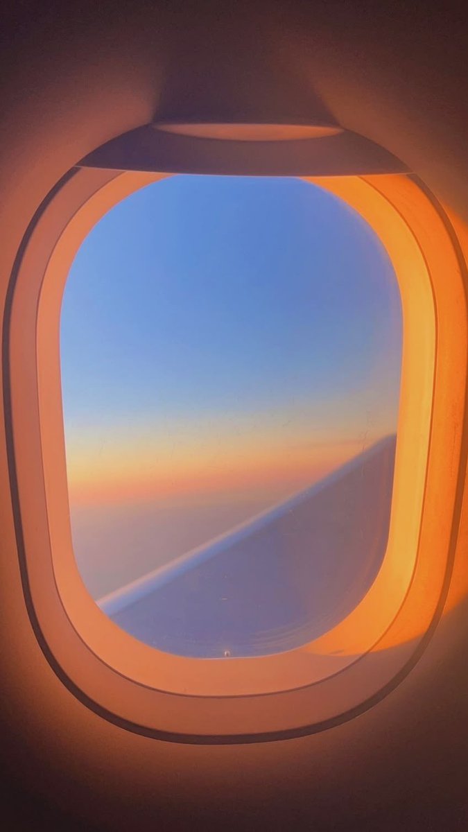 300moods's tweet photo. airplane sunset https://t.co/bzt2o8yM76