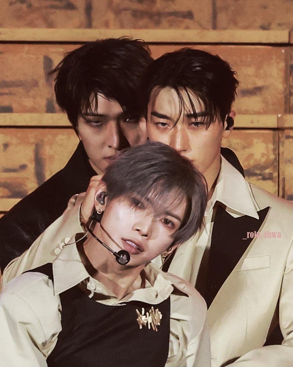 YNAdeez8's tweet photo. 강려당 친위대 산믕기 
근데 얼굴만 무서운 ㅋㅋㅋ https://t.co/KU4fe4yzRi