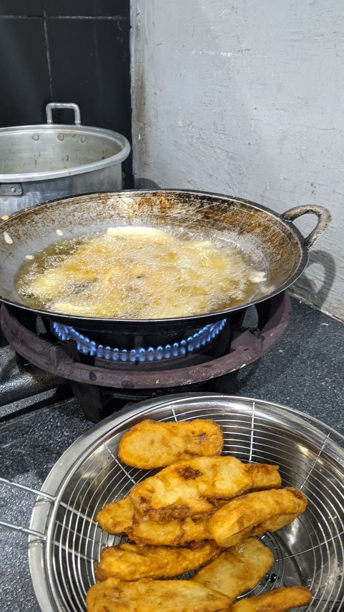 KOSGADAJIWA's tweet photo. Selamat pagi anak-anak. Ibu ada siapin sarapan di dapur, jangan lupa di maem ya! https://t.co/yuEYRsfTAu