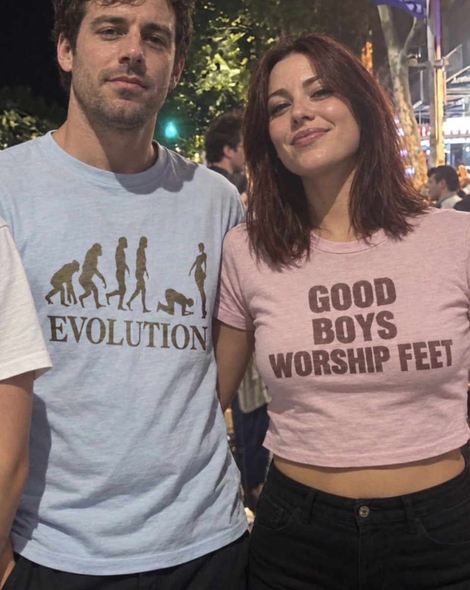 FeetFinder's tweet photo. power couple https://t.co/D15ilC46zu