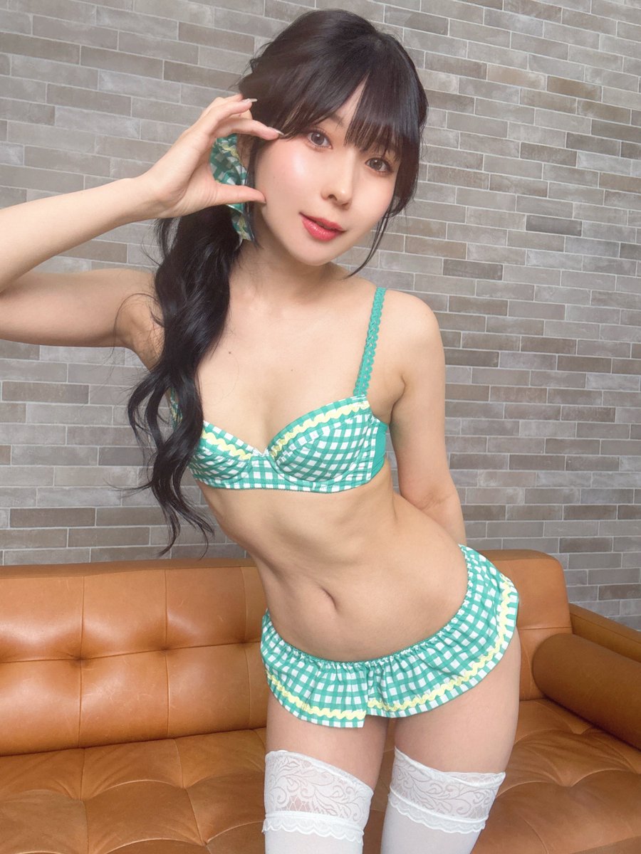 鳴上なごね💚さんのエロ画像、2026年09月21日11時27分30秒に投稿