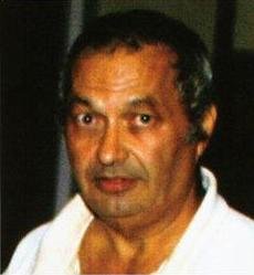 kikisknees's tweet photo. This is Noshir Gowadia.
He is one of the best, most accomplished, most famous Indian engineers

He helped design the classified exhaust system for the B-2 stealth bomber.
In 2005 he was arrested for selling that information to China for a lot of money. https://t.co/4hfx3QBeB3