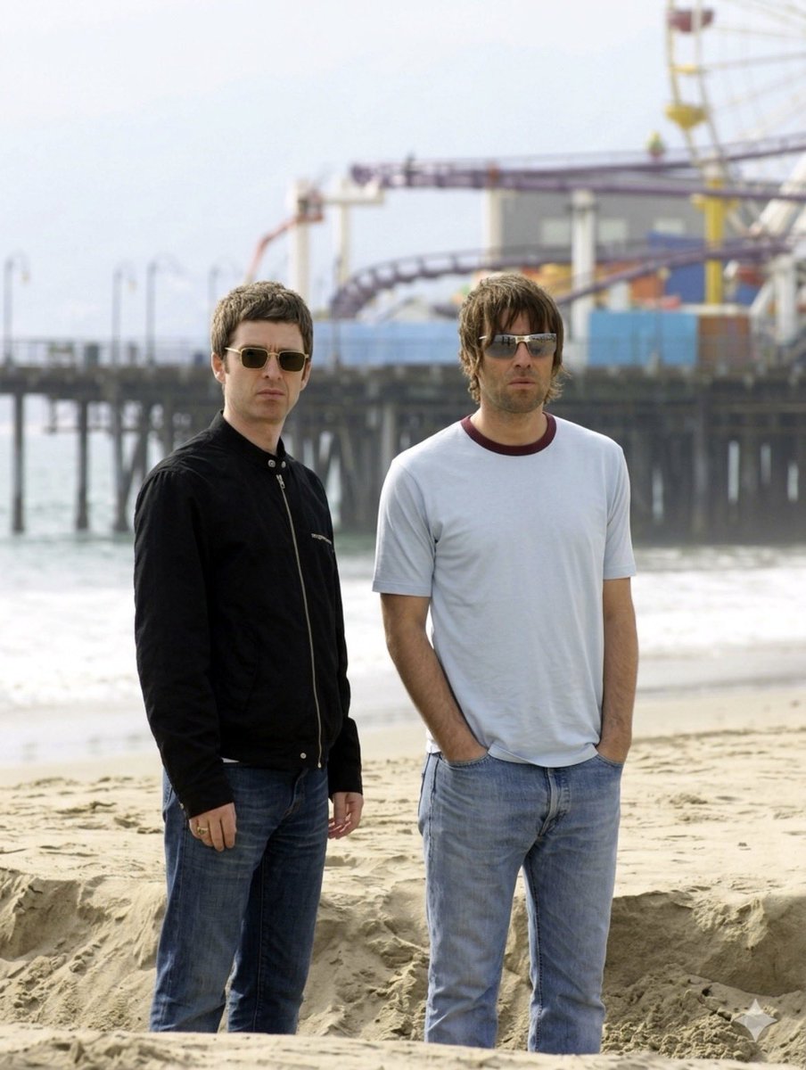 ImsoRegal's tweet photo. I can dig it.
#Oasis https://t.co/PuX8UdH6cg
