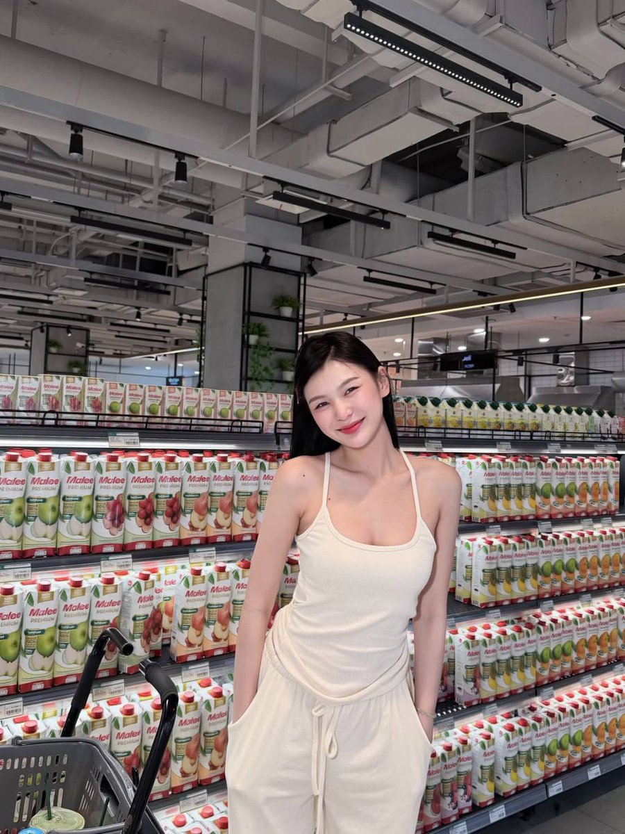 PhoebeDewacoj's tweet photo. 🐊"ตอนแรกก็ไม่เชื่อ จนกระทั่งลองใช้เอง... ไอเทมลับที่บิวตี้บล็อกเกอร์เกาหลีโหวตให้เป็นอันดับ 1!" 💖 ครีมกันแดดเนื้อซูเฟล่ บางเบา คุมมันนาน 🌸

600/1ฟรีห้องฟรีถุง
   🆔: bsi56
🔗: https://t.co/YMnzpEVHhs

#เชียงใหม่
  เชียงใหม่
#สันติธรรม
🌹🪨🪨🌹🪨😱🪨 https://t.co/YfvqBaYQNY
