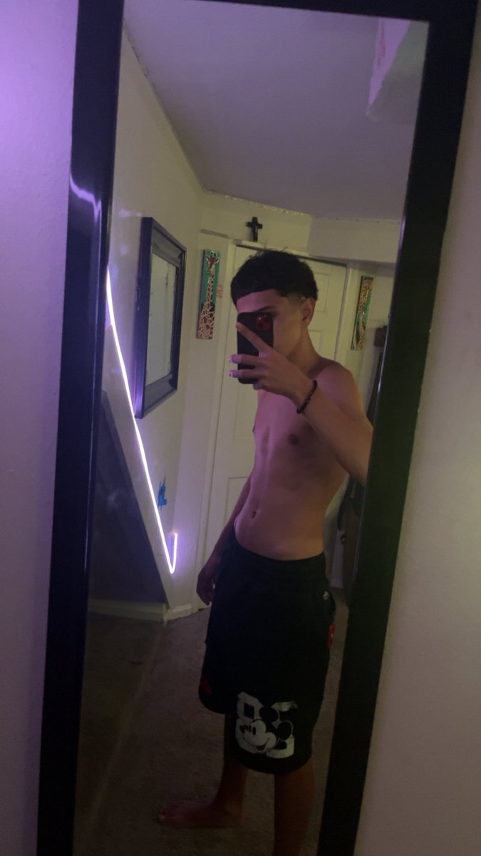 f1aco_alex's tweet photo. Shh… #dl #latino #single #fypシ゚viral #mlm https://t.co/MtmF2m06FH
