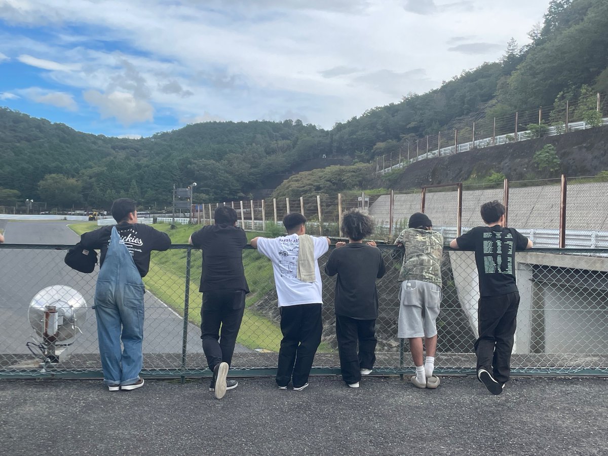 marisa3510's tweet photo. サーキットフェスタ
代行運転、2台車整備でバタバタしてたけど後輩くんたちも居て楽しかった🤟🤟 https://t.co/q9RyNrEafv
