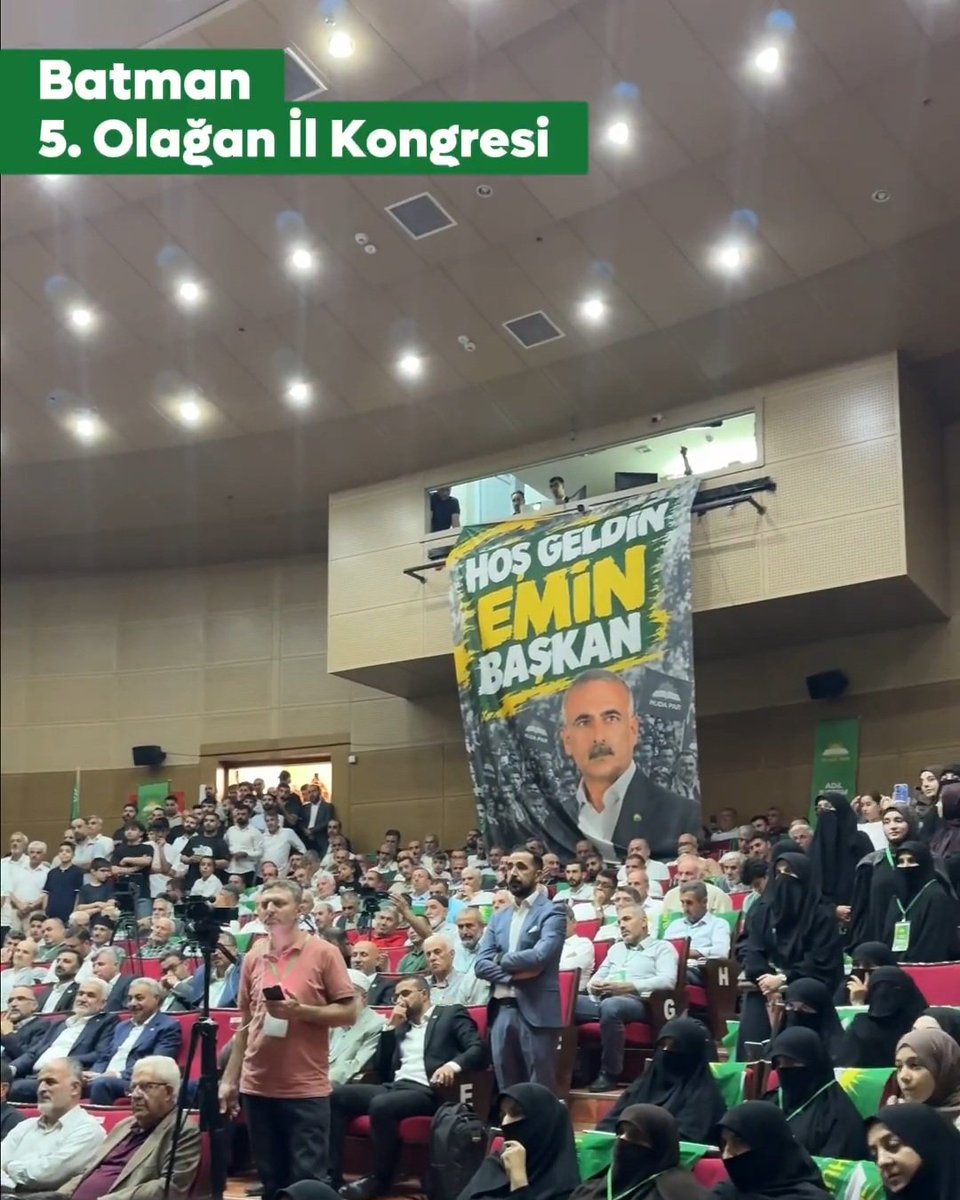 EmcetYalcin's tweet photo. Emektar Başkana Teşekkür 
Yeni Başkana Tebrikler olsun.
#Batman 5. Olağan Kongresi hayırlara vesile olsun.
İyiki varsın #HÜDAPAR 🤗 https://t.co/ZSxWXgtSlK