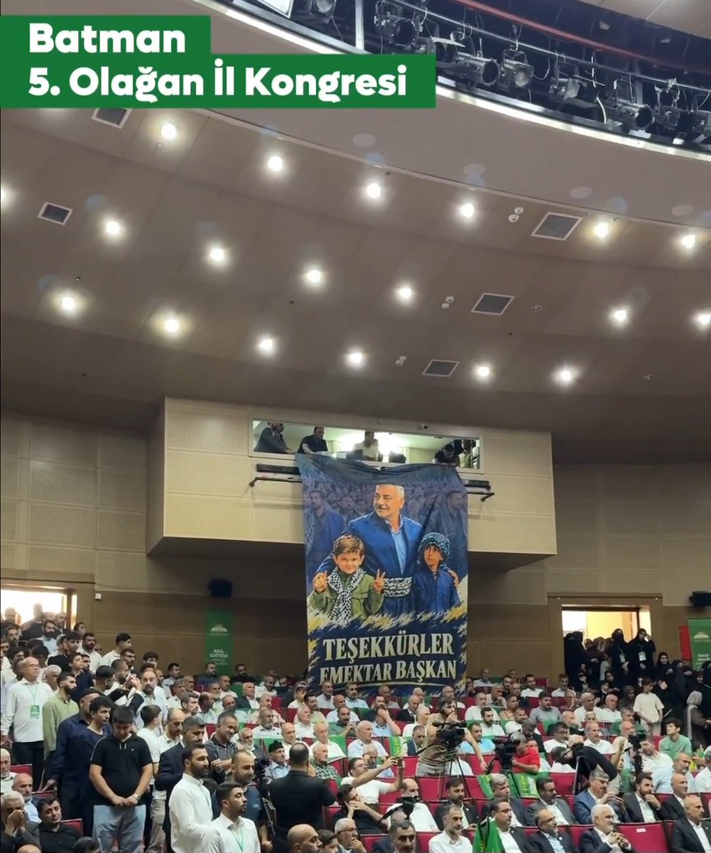 EmcetYalcin's tweet photo. Emektar Başkana Teşekkür 
Yeni Başkana Tebrikler olsun.
#Batman 5. Olağan Kongresi hayırlara vesile olsun.
İyiki varsın #HÜDAPAR 🤗 https://t.co/ZSxWXgtSlK