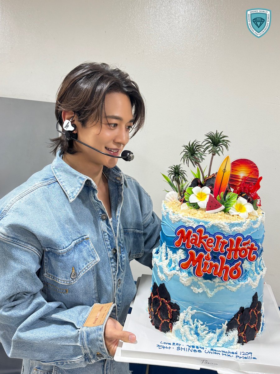 Zolshinee2min_5's tweet photo. 260920 Inkigayo 
Minho Make it hot 🔥
#Minho #민호  #샤이니 #SHINee https://t.co/AWsoJRzHpD