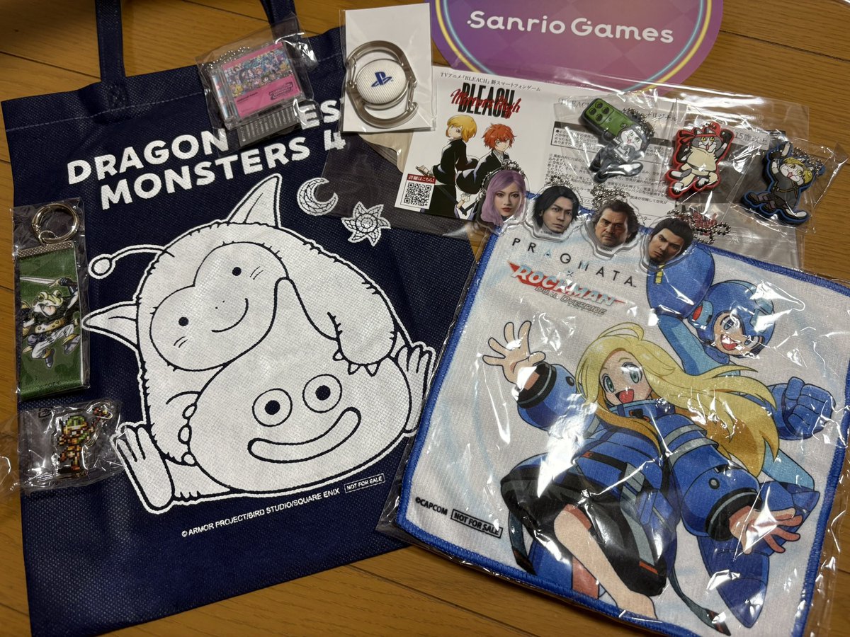 nyaaa_su's tweet photo. 昨日入手したノベルティと購入物
個人的にクロノトリガーのガチャガチャとプラグマタの非売品ハンカチがめっちゃ嬉しかった！ https://t.co/8DOVijkrms