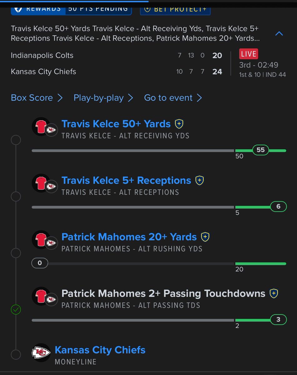 bosslikeus876's tweet photo. I can’t believe Patrick mahomes passing the rock all game. Even when he rushed for a few yards😭 https://t.co/7TBNa60qEd