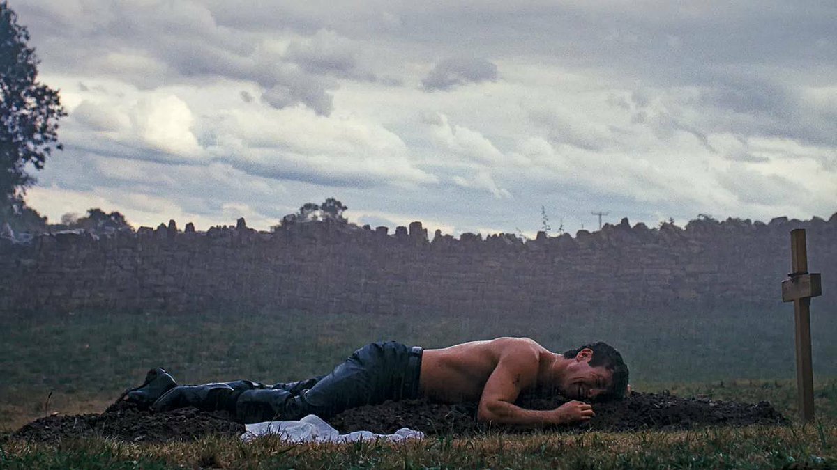 wispsofgold's tweet photo. me at hal jordan's grave https://t.co/U1f8efu8xu
