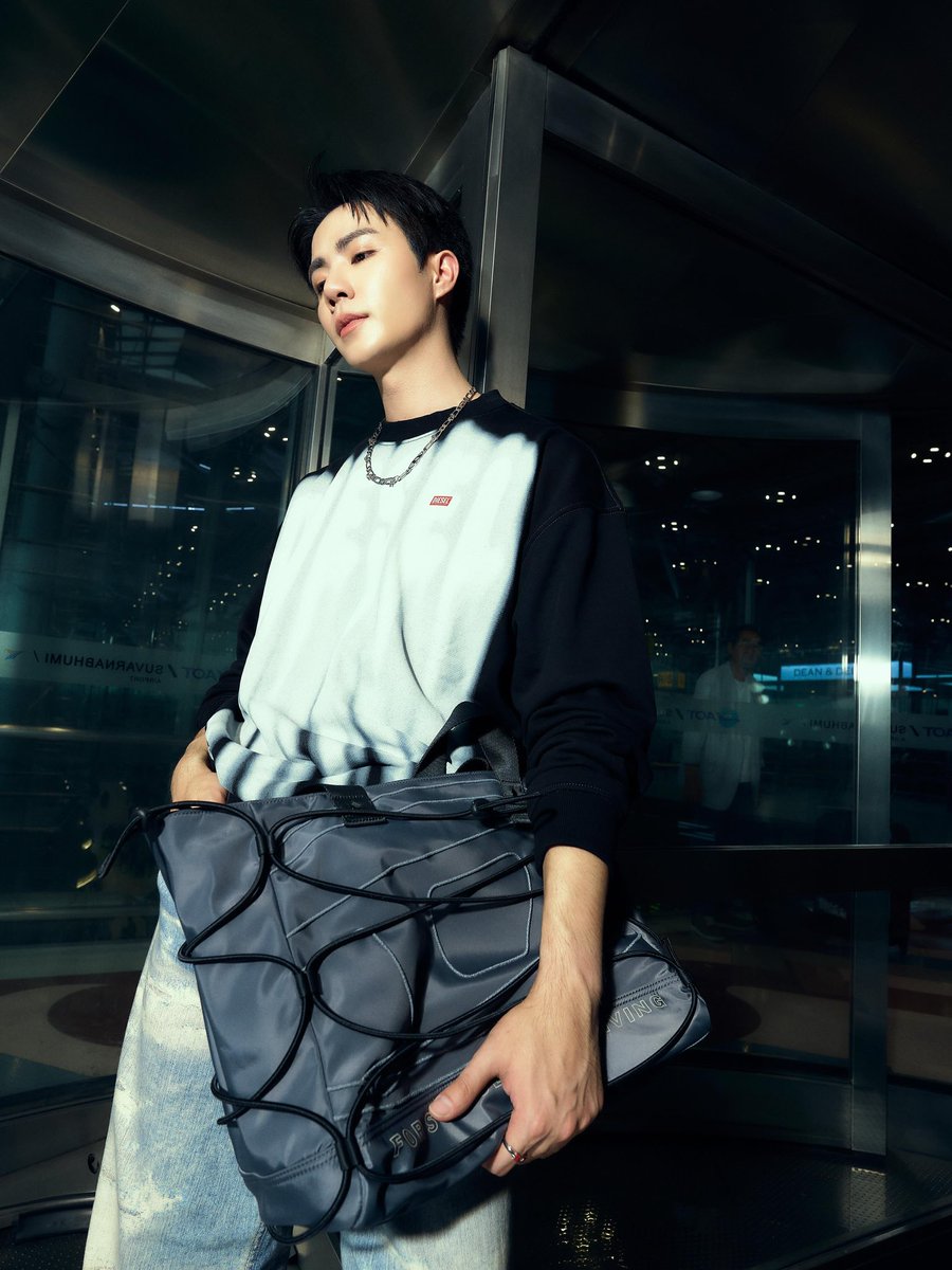 ZeePruk_OFC's tweet photo. [ IG : ellemenhk ]

Thai star Zee Pruk is Milan bound dressed in head-to-toe DIESEL! En route to attend the DIESEL SS27 show during Milan Fashion Week on September 22

ZEE PRUK GO TO MILAN
#ZEEPRUKDIESEL
#DieselSS27

@DIESEL #DIESEL
@zee_pruk #ZeePruk https://t.co/i4NAQLH8MA