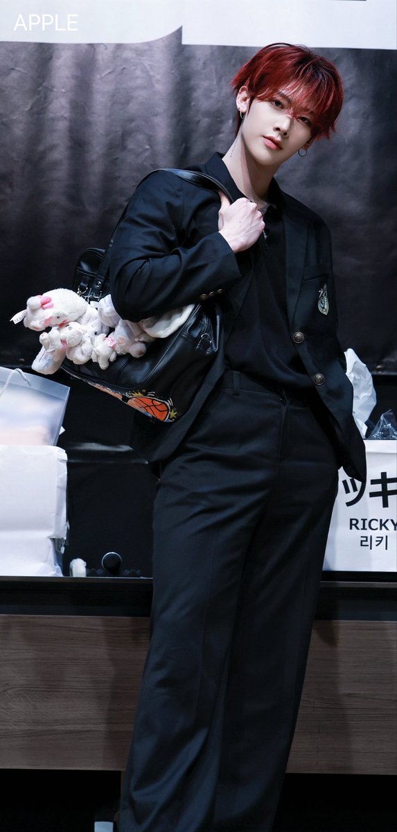 iaApple_e's tweet photo. 260920

선배님

 #리키 #Ricky #沈泉锐 #リッキー #AND2BLE  #앤더블 https://t.co/lLNC8JP0Fp