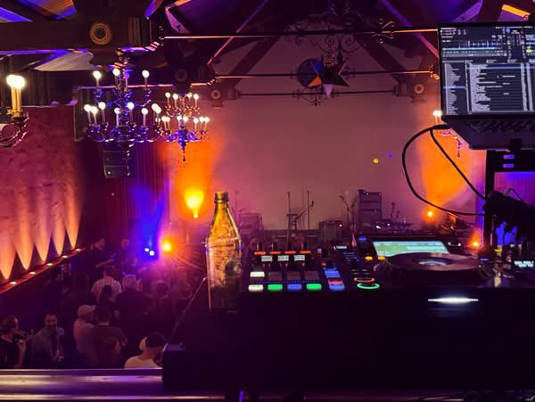 JulianLennon's tweet photo. ❤️

Such a magical few days…
Friday night especially, seeing Dhani, Nigel &amp; crew… What a great show! 

Perfectly presented &amp; played… 
Dare I say inspiring, on so many levels.

Thank you!

Thankful…. ❤️🙏🏼🥰 https://t.co/s2AsvuDr25