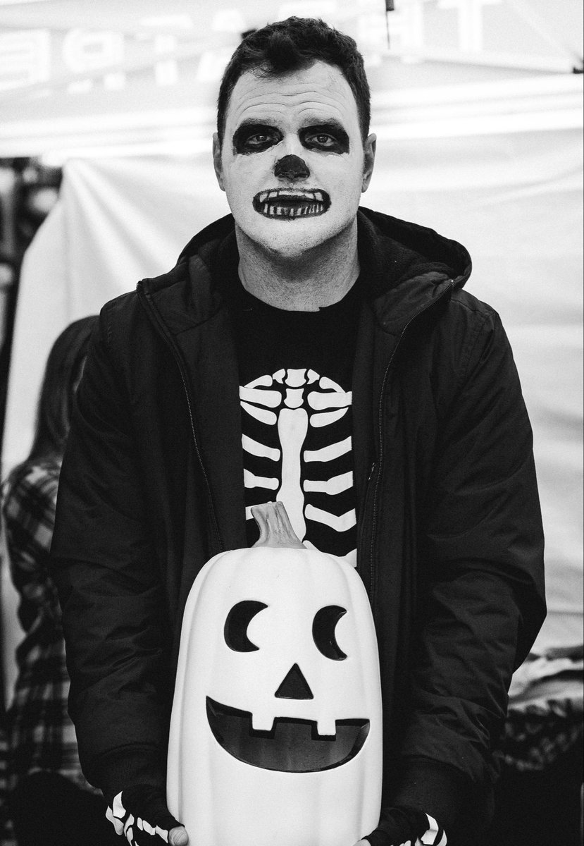AndyJMacc's tweet photo. RIP to my friend, Chad. You may know him as the guitarist for New Found Glory, but to me he was my movie watching friend. One of the good guys. Great nights were had at in Franklin. Rest easy, homie. 
Chad Gilbert 
1981-2026 https://t.co/59GhAqhfqA